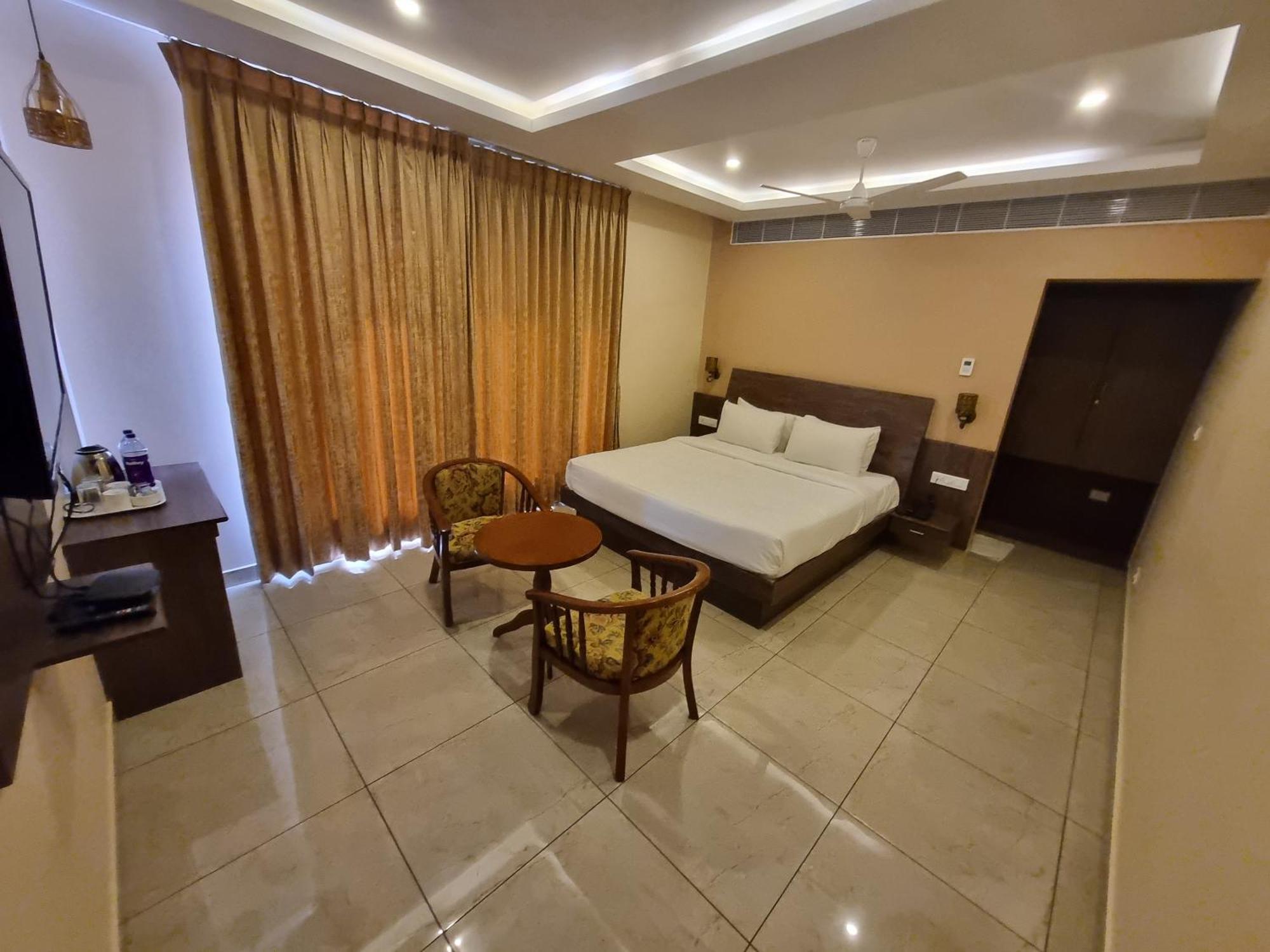 Plutus Residency Hotel Auroville Kültér fotó